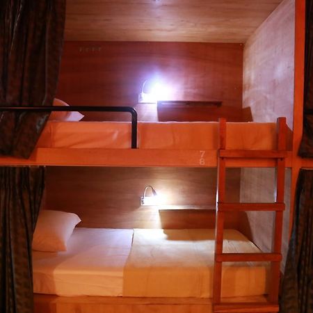 Gibbon Guesthouse Kuching Oda fotoğraf