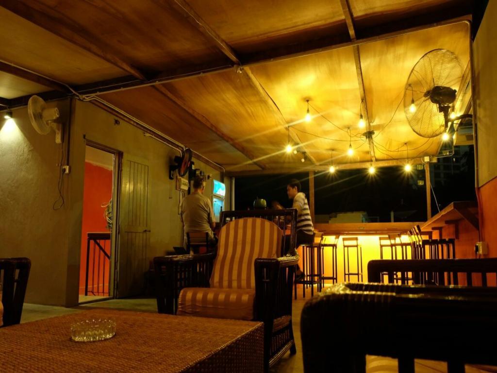 Gibbon Guesthouse Kuching Dış mekan fotoğraf