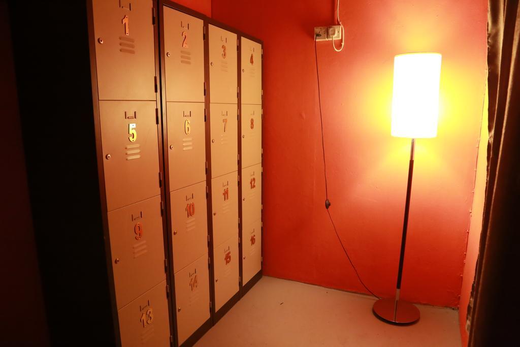 Gibbon Guesthouse Kuching Oda fotoğraf