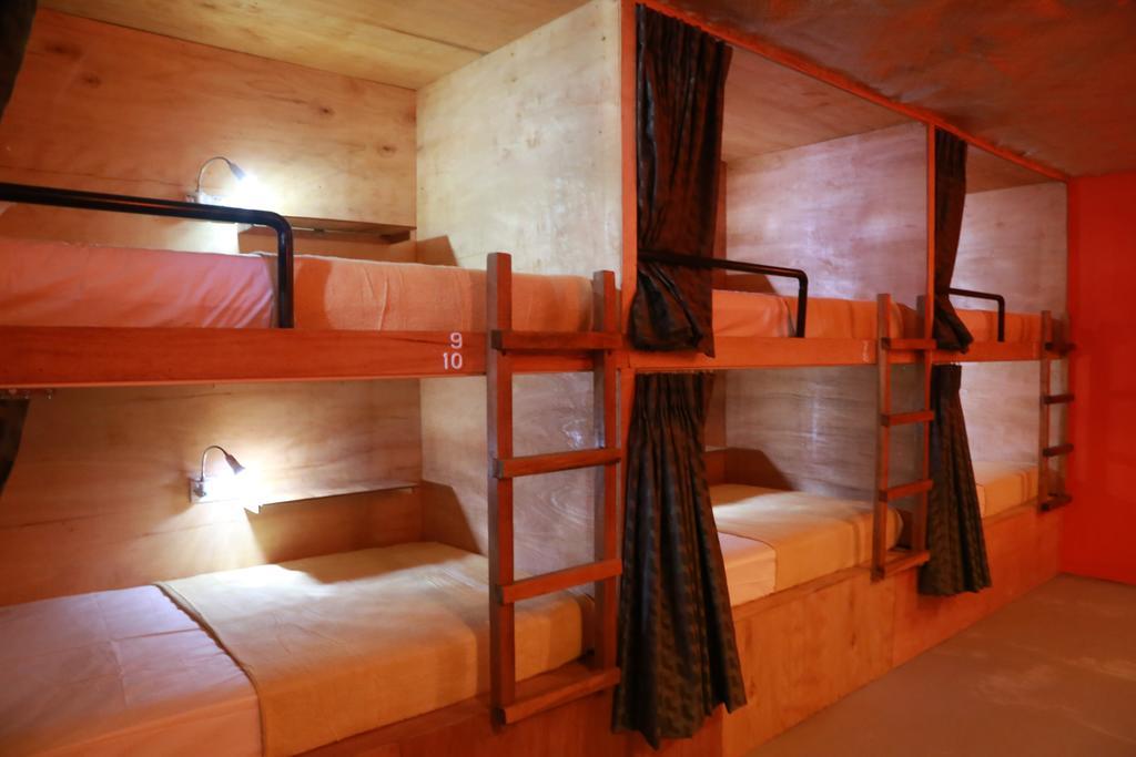 Gibbon Guesthouse Kuching Oda fotoğraf