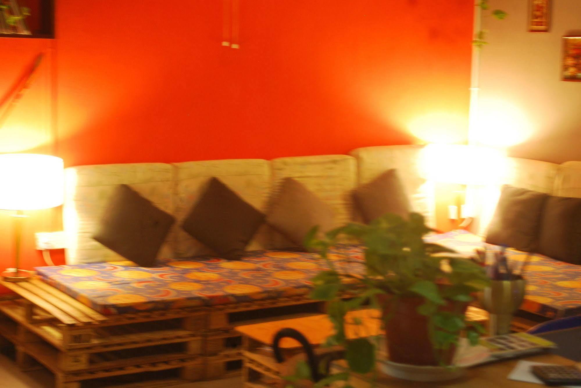 Gibbon Guesthouse Kuching Dış mekan fotoğraf