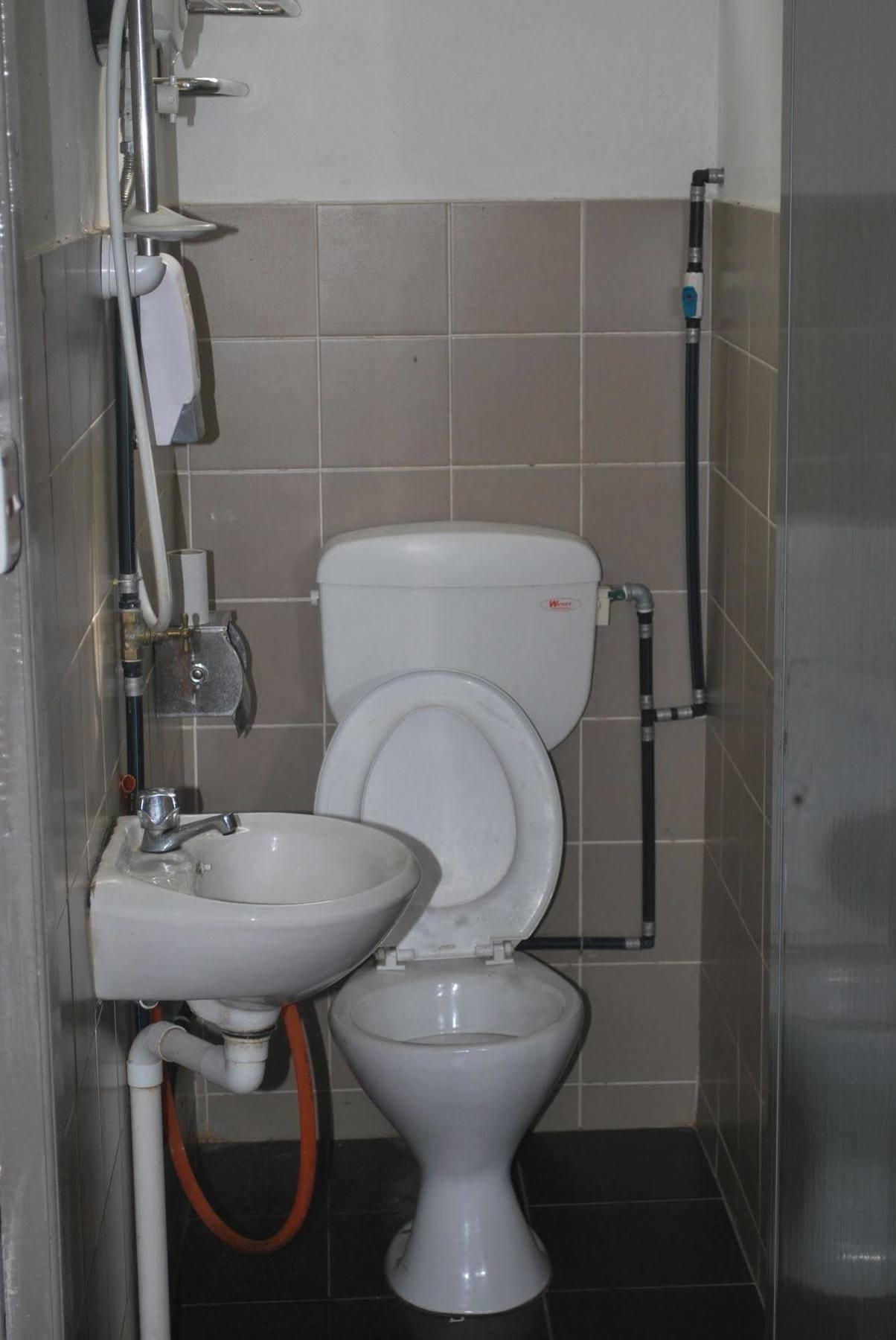 Gibbon Guesthouse Kuching Dış mekan fotoğraf
