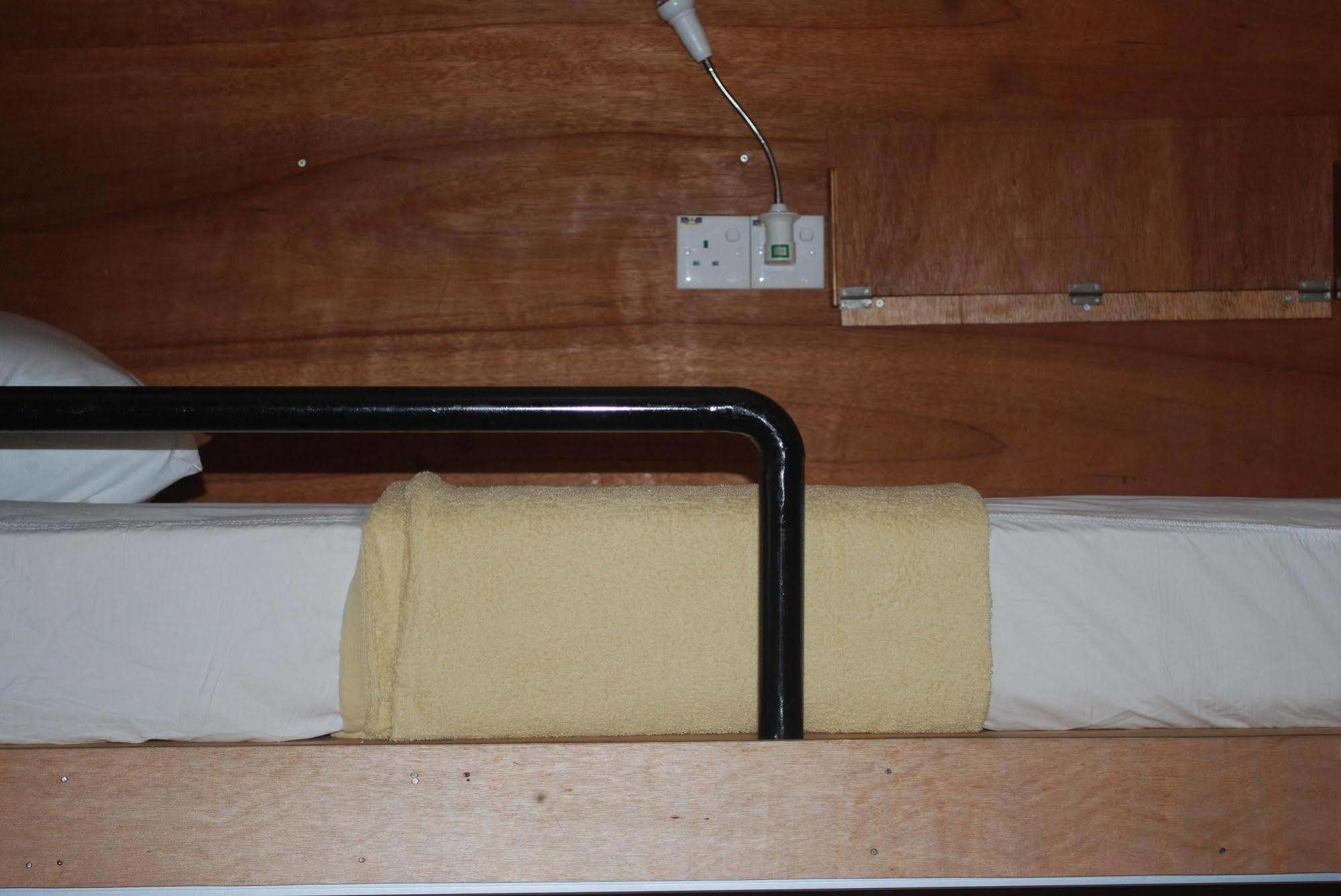 Gibbon Guesthouse Kuching Dış mekan fotoğraf